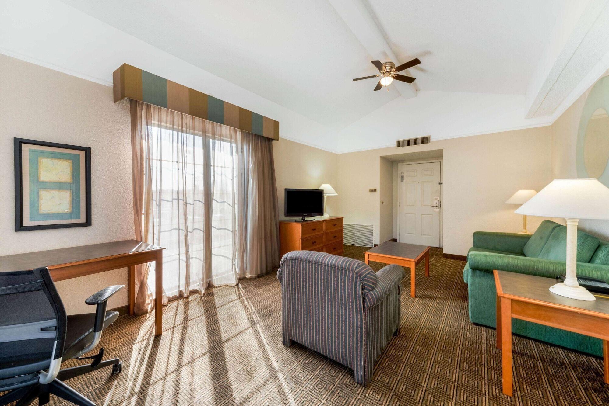 La Quinta Inn By Wyndham Бошьер Сити Экстерьер фото
