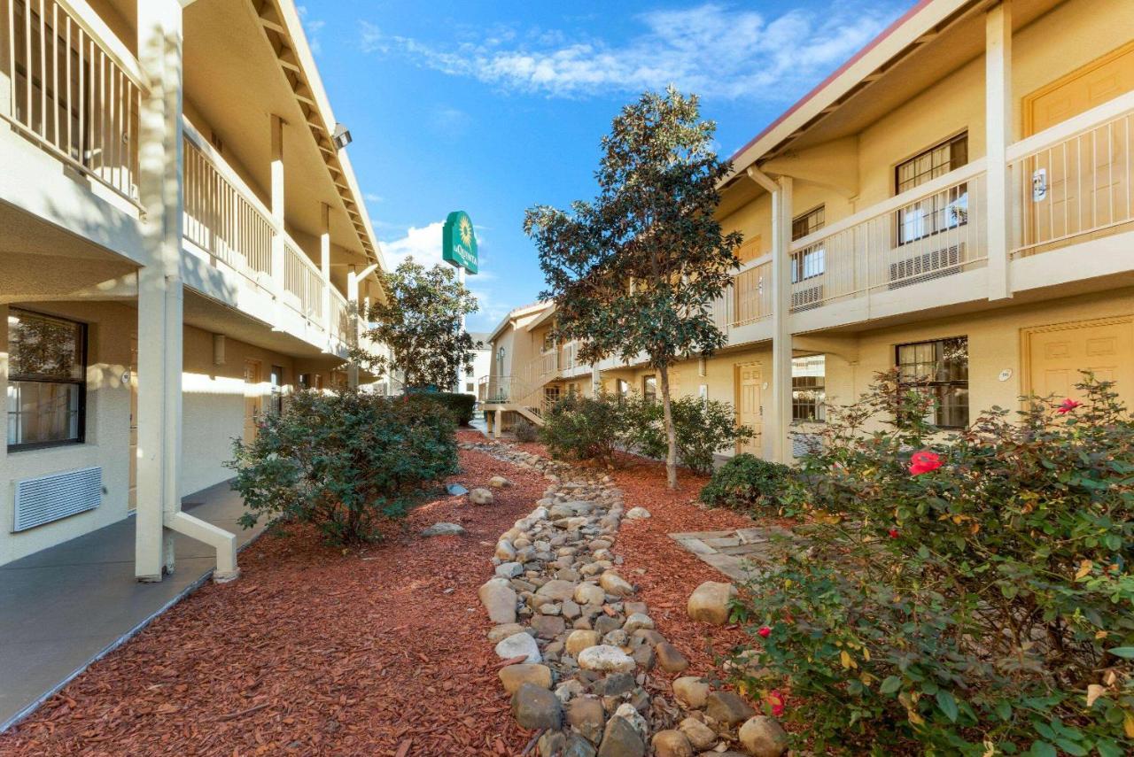 La Quinta Inn By Wyndham Бошьер Сити Экстерьер фото
