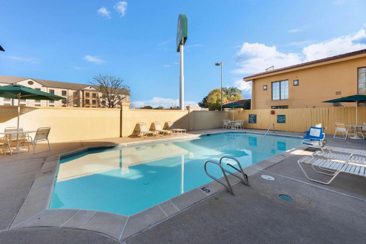 La Quinta Inn By Wyndham Бошьер Сити Экстерьер фото