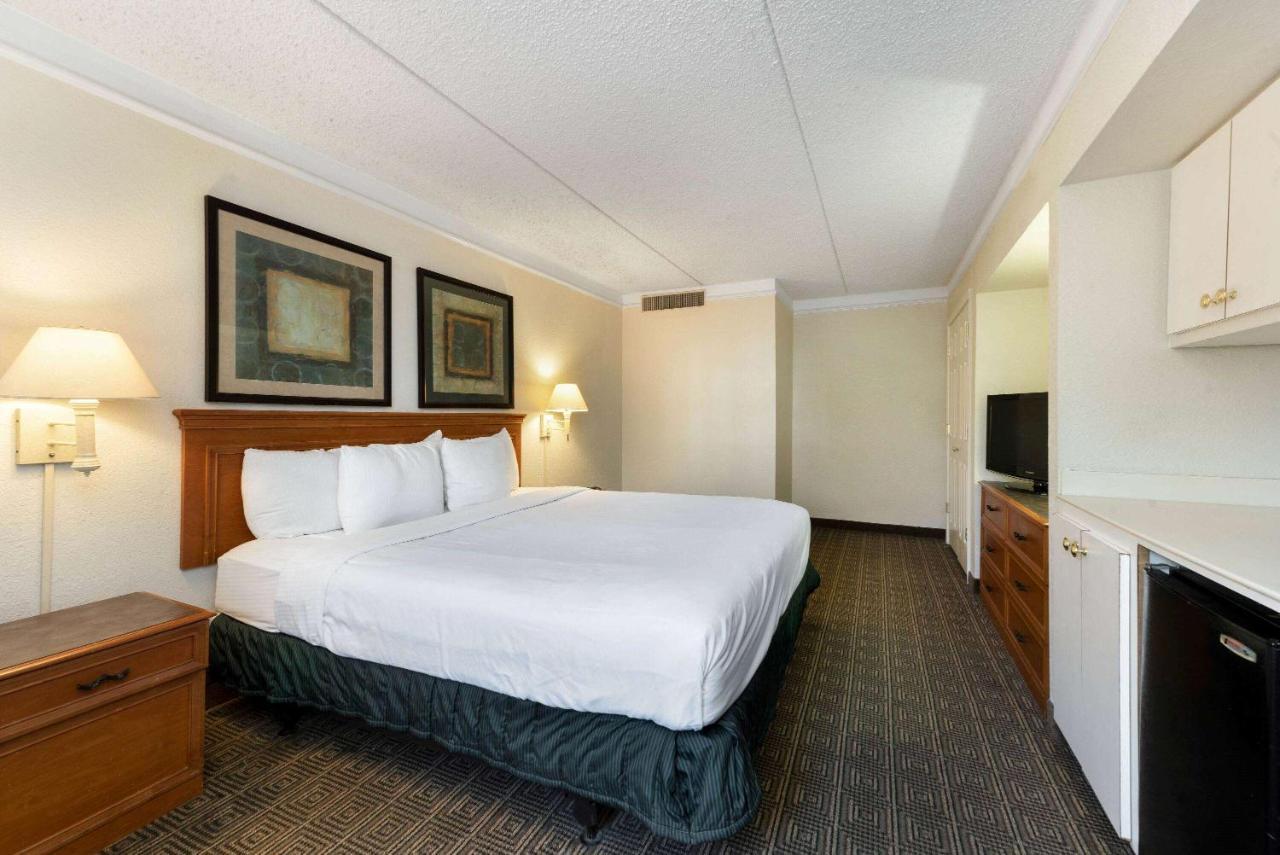 La Quinta Inn By Wyndham Бошьер Сити Экстерьер фото